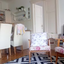 Apartment for rent for HUF 235,954 per month in Budapest, Angol utca