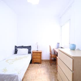 Private room for rent for €550 per month in Madrid, Calle de Fernández de los Ríos