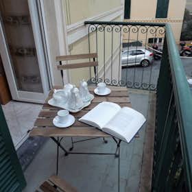 Apartment for rent for €4,188 per month in Genoa, Via Favale