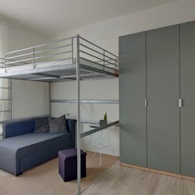 Studio for rent for €900 per month in Milan, Viale Bligny