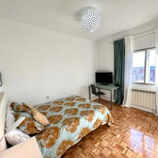 WG-Zimmer for rent for 475 € per month in Madrid, Calle de Menasalbas