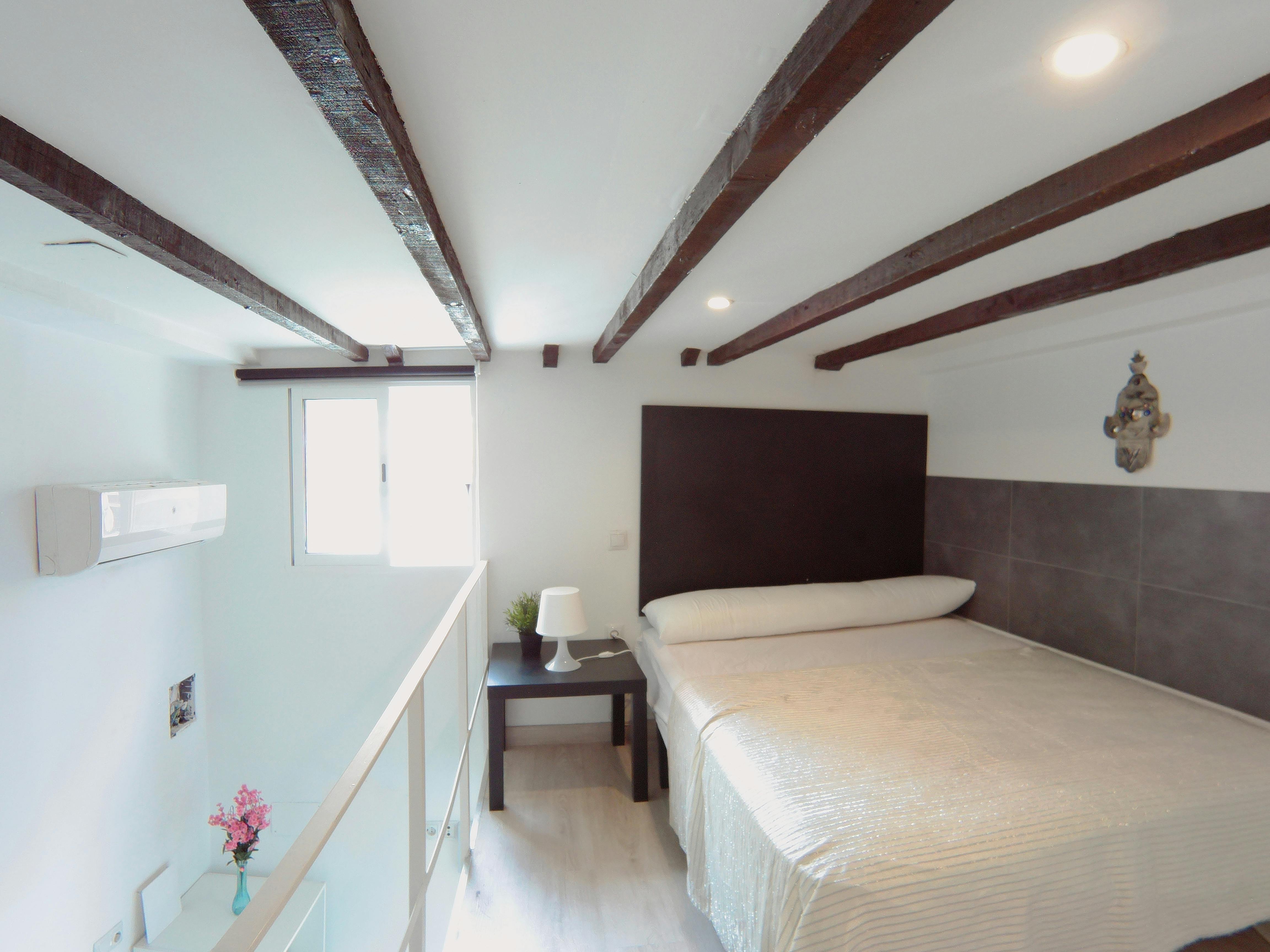 Calle de los Almendrales, Madrid preview