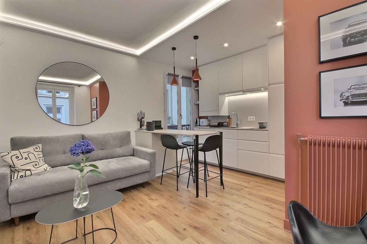 Apartment for rent for €2,636 per month in Paris, Rue Guersant