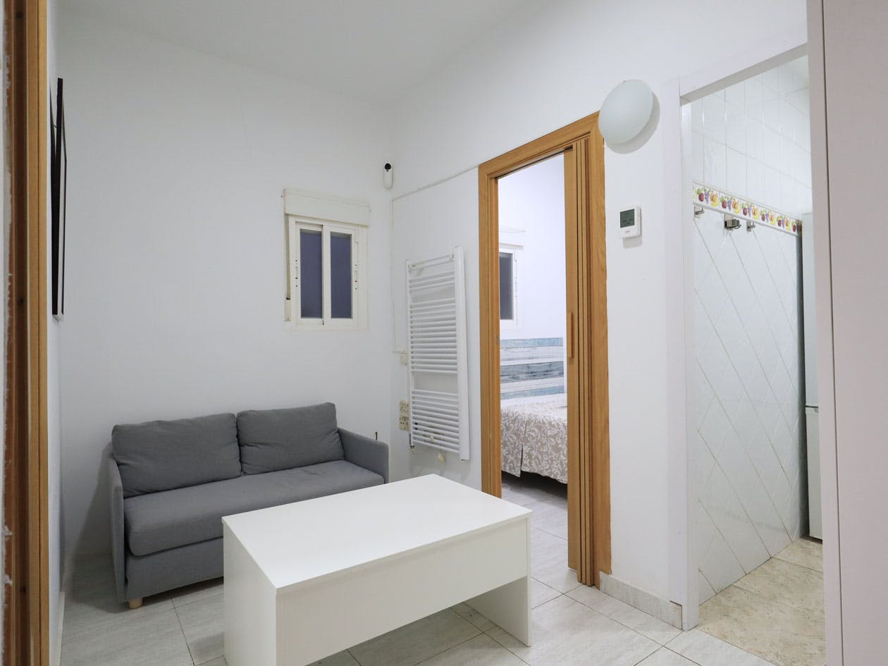 Apartment for rent for €950 per month in Madrid, Calle del Tesoro