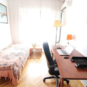 Private room for rent for €520 per month in Madrid, Calle de Bravo Murillo
