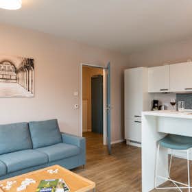 Apartment for rent for €2,790 per month in Munich, Ottobrunner Straße