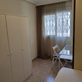 Private room for rent for €470 per month in Madrid, Calle de la Giralda