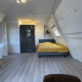 Studio for rent for 1 275 € per month in Amsterdam, Rapenburg