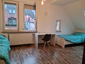 Appartement te huur voor € 1.800 per maand in Stuttgart, Möhringer Straße