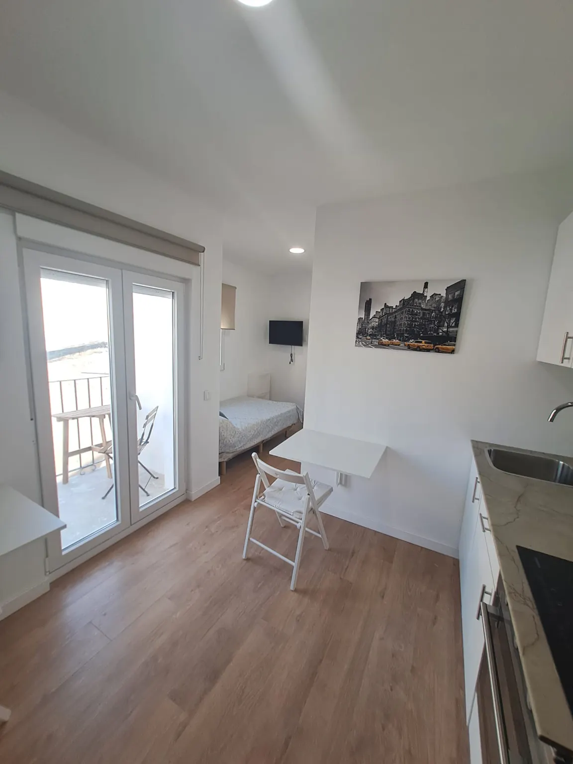 Building in Avenida de Gaspar Aguilar, Valencia (1384154) ROOM