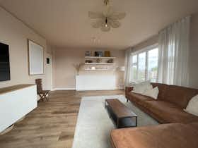 Appartement te huur voor € 3.000 per maand in The Hague, Segbroeklaan