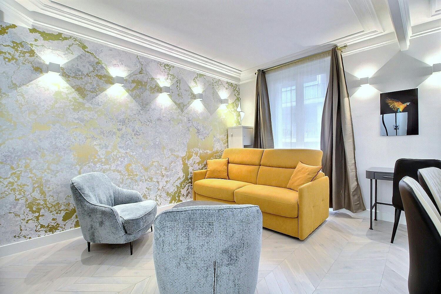 Rue Duvivier, Paris preview