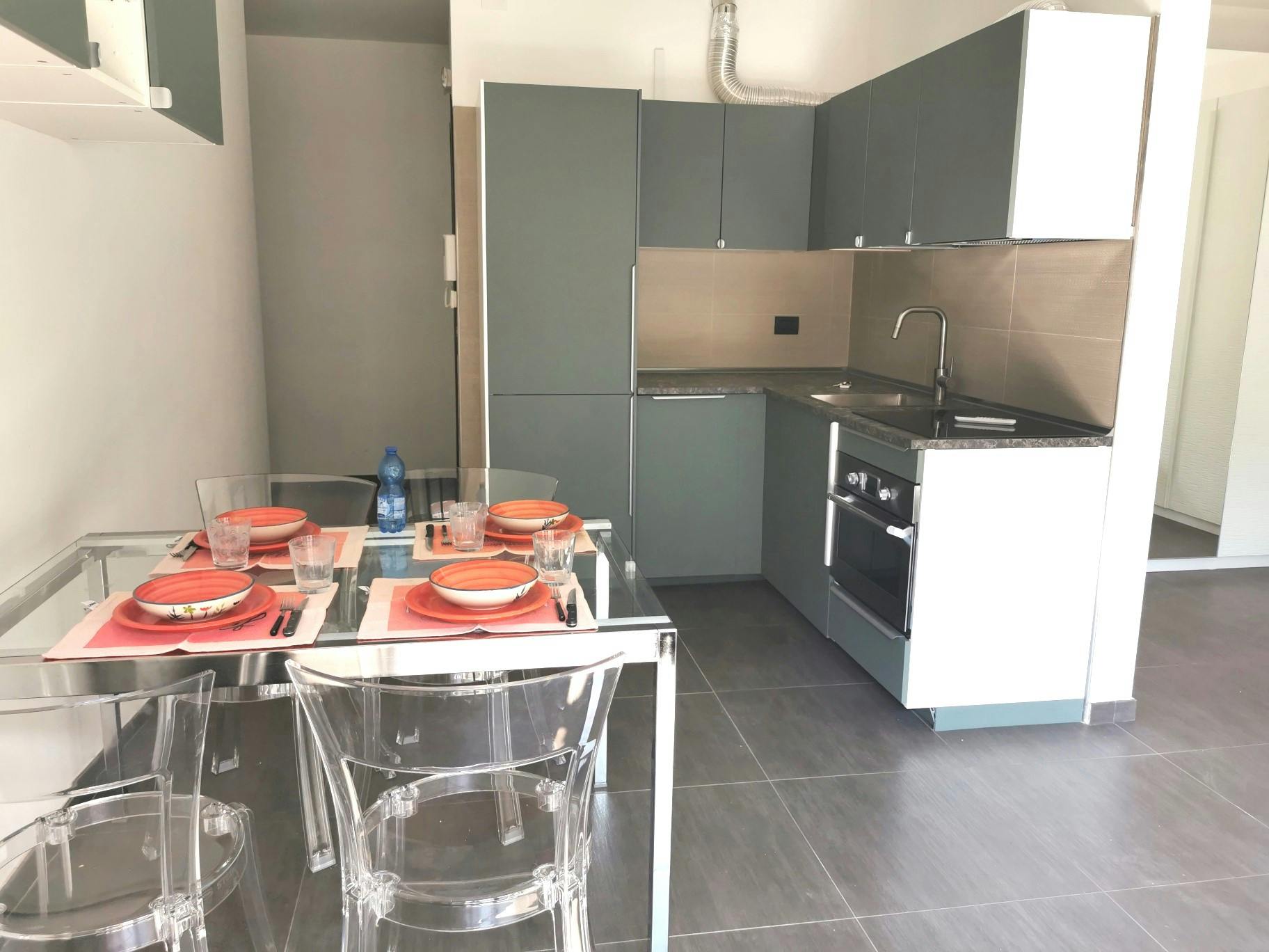 Apartment for rent for €1,100 per month in Sesto San Giovanni, Via San Martino