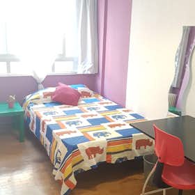 Private room for rent for €470 per month in Madrid, Calle de Hortaleza