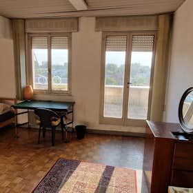 Shared room for rent for €350 per month in Padova, Via Makallè
