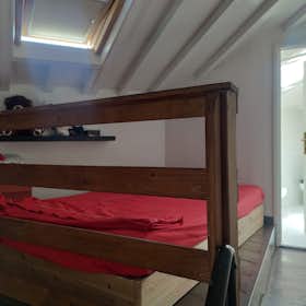 Shared room for rent for €1,500 per month in Florence, Via dello Sprone