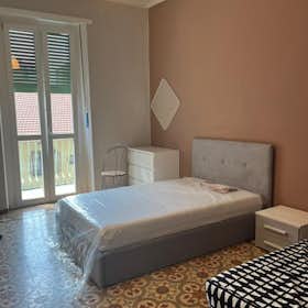 Private room for rent for €590 per month in Turin, Via Carlo Capelli