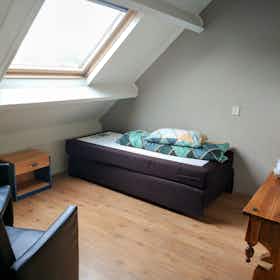 Habitación privada en alquiler por 500 € al mes en Krimpen aan de Lek, Groenland