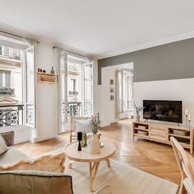 Apartment for rent for €3,511 per month in Paris, Rue de Rivoli