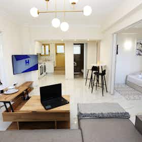 Apartamento para alugar por € 1.200 por mês em Piraeus, Neosoikon