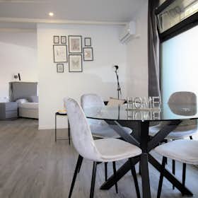 Studio for rent for €1,800 per month in Barcelona, Carrer de la Llacuna