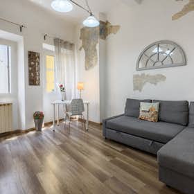 Apartment for rent for €1,650 per month in Florence, Via dei Pepi