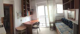 Studio te huur voor € 480 per maand in Thessaloníki, Papanastasiou Alexandrou