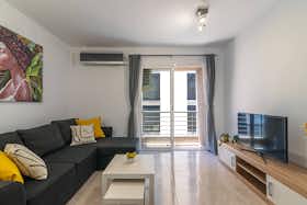 公寓 正在以 €3,000 的月租出租，其位于 Santa Cruz de Tenerife, Calle Carmen Monteverde