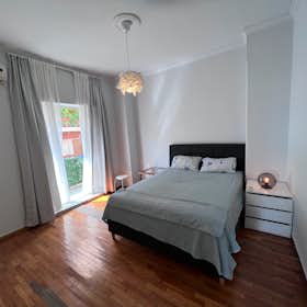 Private room for rent for €395 per month in Athens, Eptapyrgou