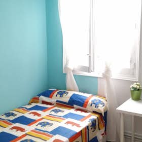 Private room for rent for €460 per month in Madrid, Calle de Sagasta