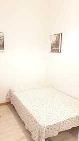 Private room for rent for €440 per month in Madrid, Calle de Ferraz