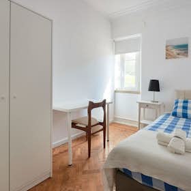 Private room for rent for €475 per month in Lisbon, Alameda Dom Afonso Henriques