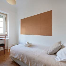 Private room for rent for €475 per month in Lisbon, Alameda Dom Afonso Henriques
