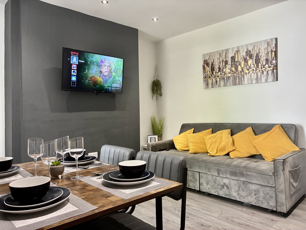 Casa in affitto a 2300 £ al mese a Swansea, Waun-Wen Road