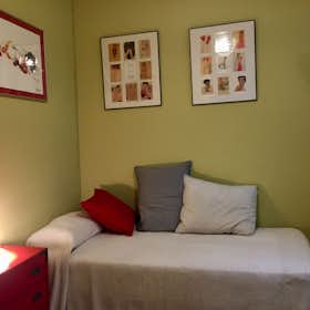 Private room for rent for €750 per month in Barcelona, Via Augusta