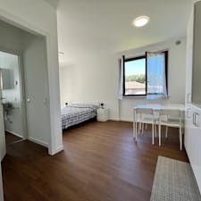 Studio for rent for 1.000 € per month in Cardano al Campo, Via dell'Ongaro