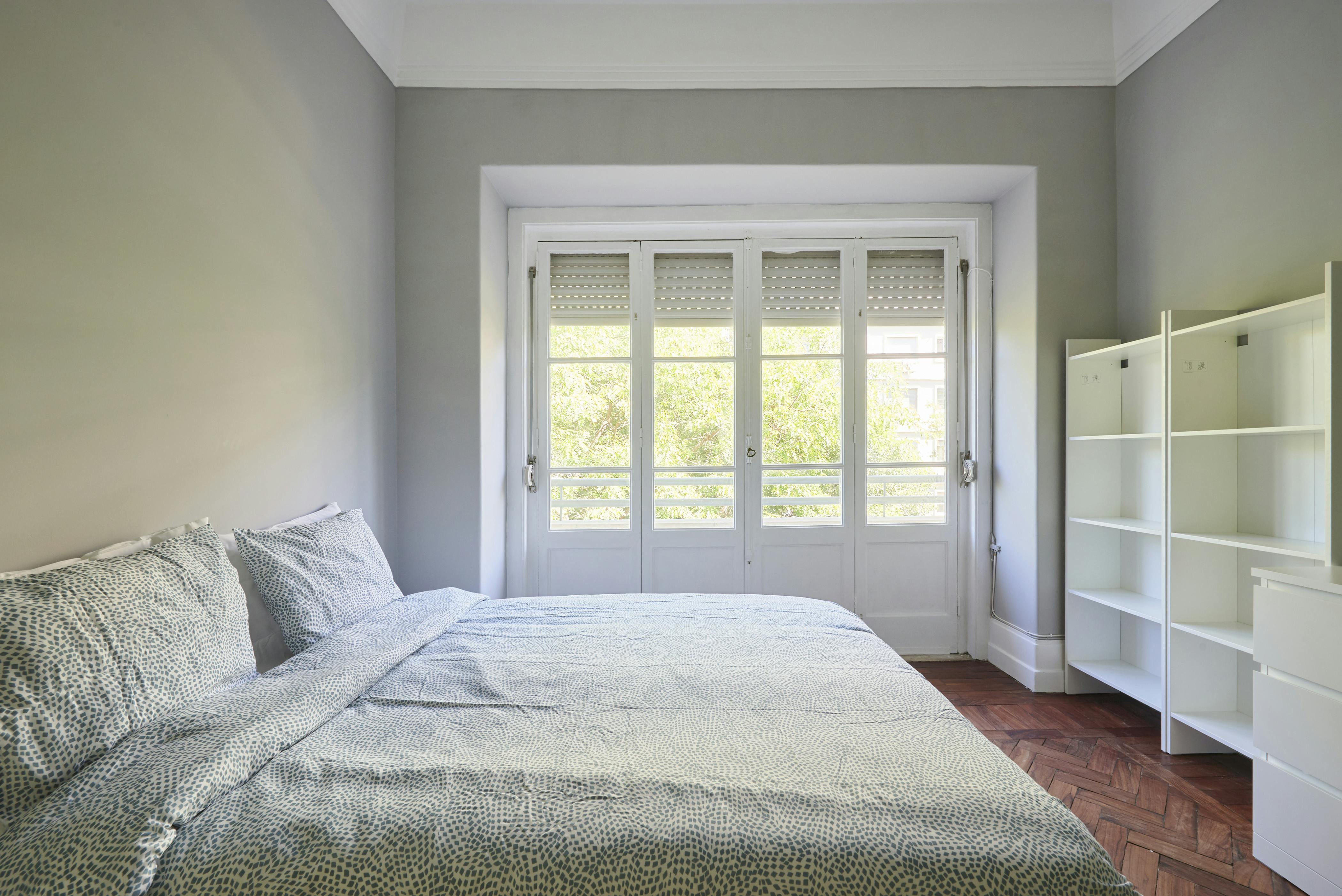 Avenida Elias Garcia, Lisbon preview