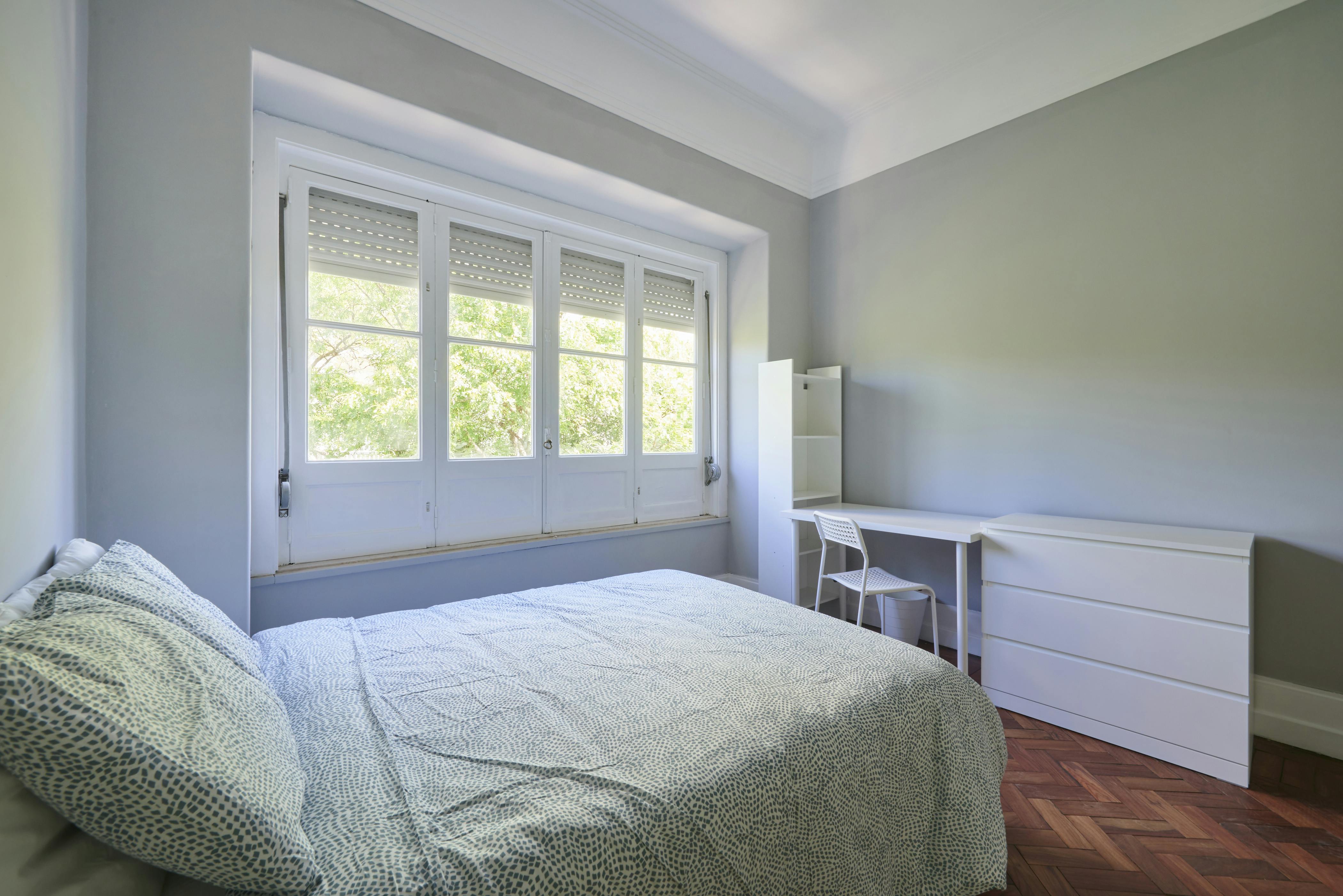 Avenida Elias Garcia, Lisbon preview