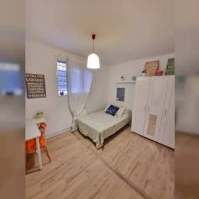 Private room for rent for €440 per month in Madrid, Calle de Hilario Sangrador