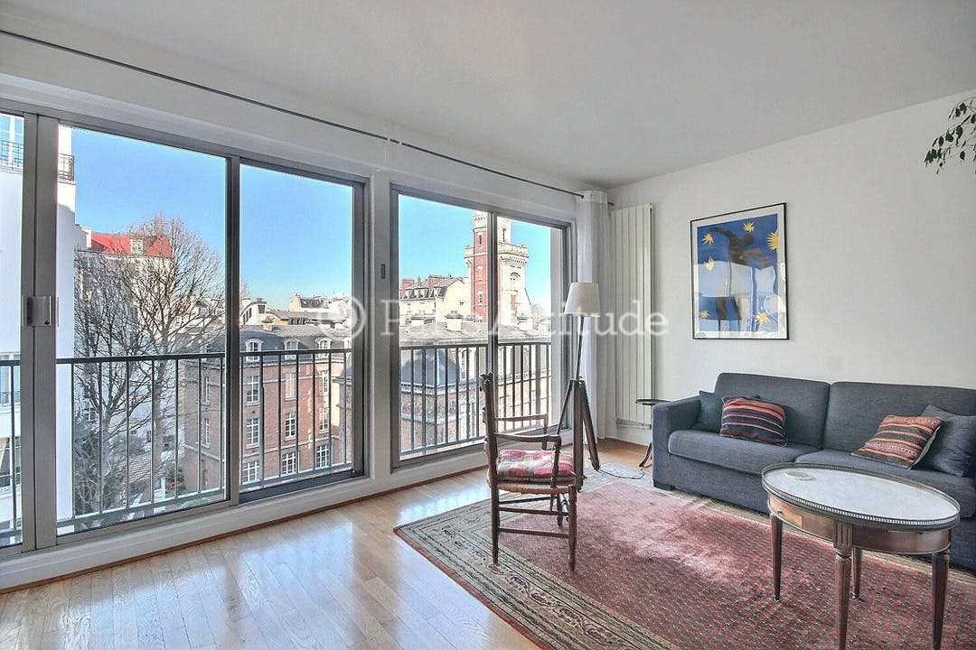 Apartment for rent for €2,195 per month in Paris, Rue de la Glacière