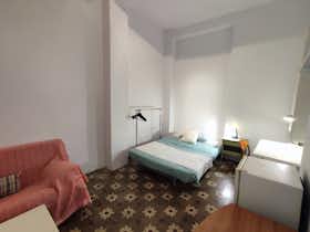 Private room for rent for €490 per month in Málaga, Calle Ollerías