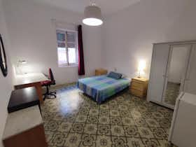 Private room for rent for €550 per month in Málaga, Calle Ollerías