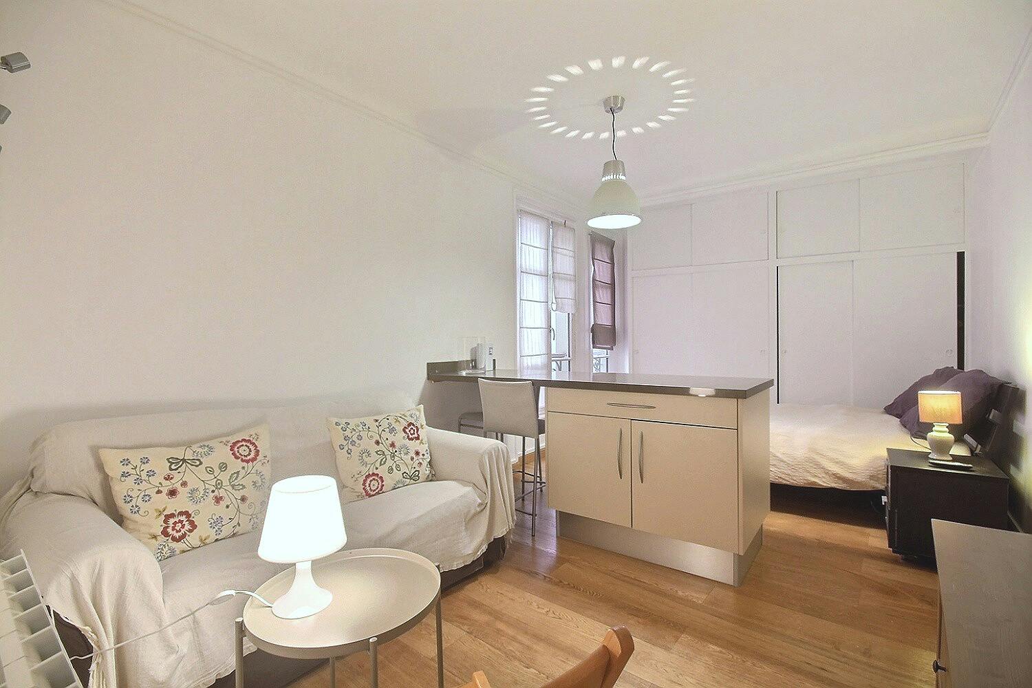 Rue du Mont Cenis, Paris preview