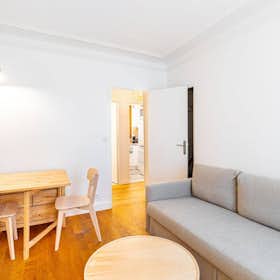 Apartment for rent for €1,795 per month in Paris, Rue Marcadet