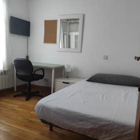 Private room for rent for €550 per month in Madrid, Avenida de los Toreros