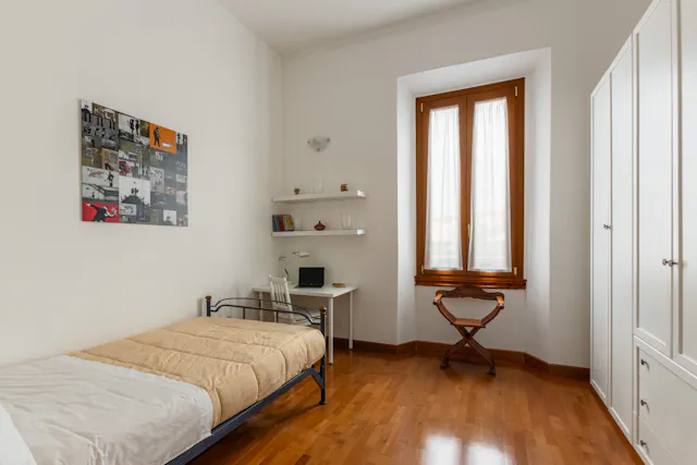 Private room in Viale dei Cadorna, Florence (1386801) room image 2
