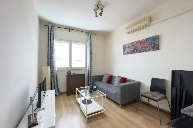 7 Carbonell Street, Barcelona - in Barcelona