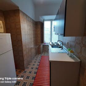 Apartment for rent for €1,150 per month in Turin, Via Camillo Benso di Cavour