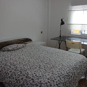 Private room for rent for €475 per month in Getafe, Calle Extremadura
