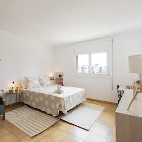 Private room for rent for €595 per month in Barcelona, Plaça de Fernando de los Ríos
